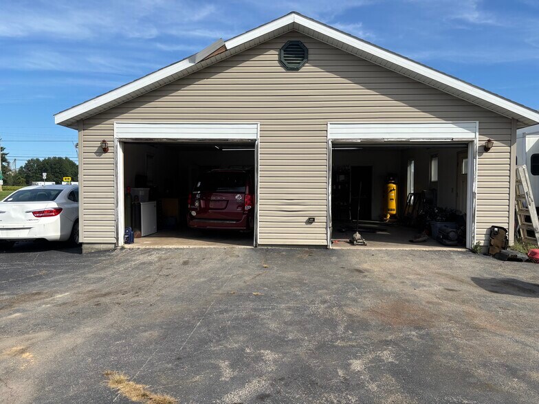 More Photos Of 1357 Spring St, Saint Marys Specialty For Sale