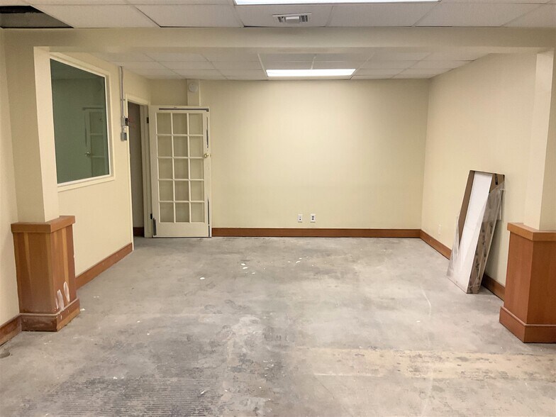 More Photos Of 1329-1399 E 28th St, Signal Hill Warehouse For Sale