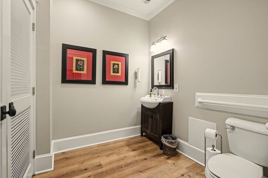 More Photos Of 236 Washington Ave, Marietta Office Residential For Sale