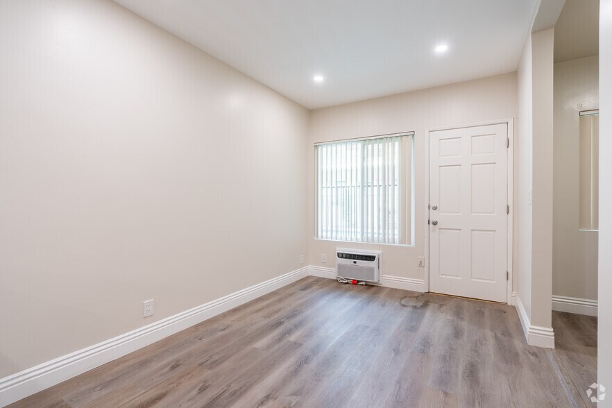 More Photos Of 618-620 W Route 66, Glendora Apartments For Sale