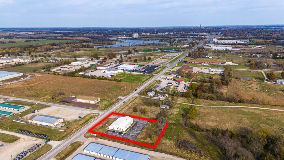 More Photos Of 3802 S Santa Fe Ave, Chanute Medical For Sale