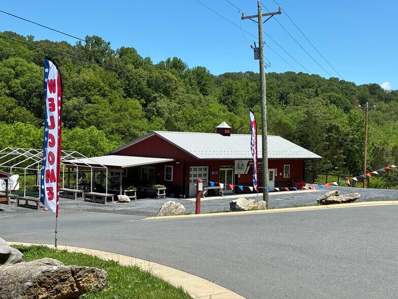 More Photos Of 885 Stonewall Jackson Hwy, Bentonville General Retail For Lease