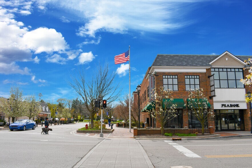 More Photos Of 17000-17030 Kercheval Ave, Grosse Pointe General Retail For Sale