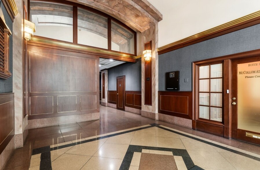 More Photos Of 422 E Franklin St, Richmond Office For Sale