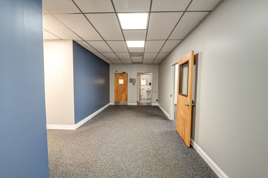 More Photos Of 1800 Ocean Ave, Ronkonkoma Light Distribution For Lease