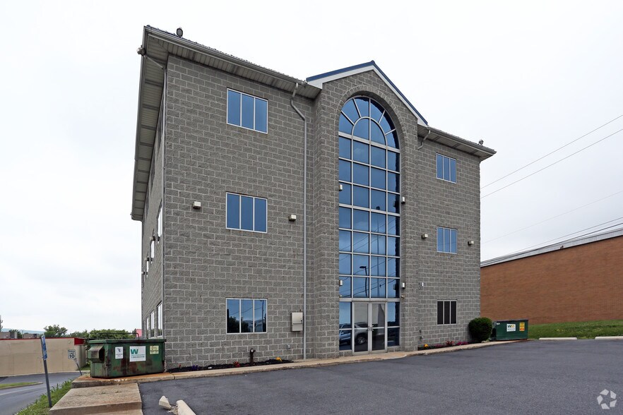 More Photos Of 2020 Downyflake Ln, Allentown Loft Creative Space For Lease