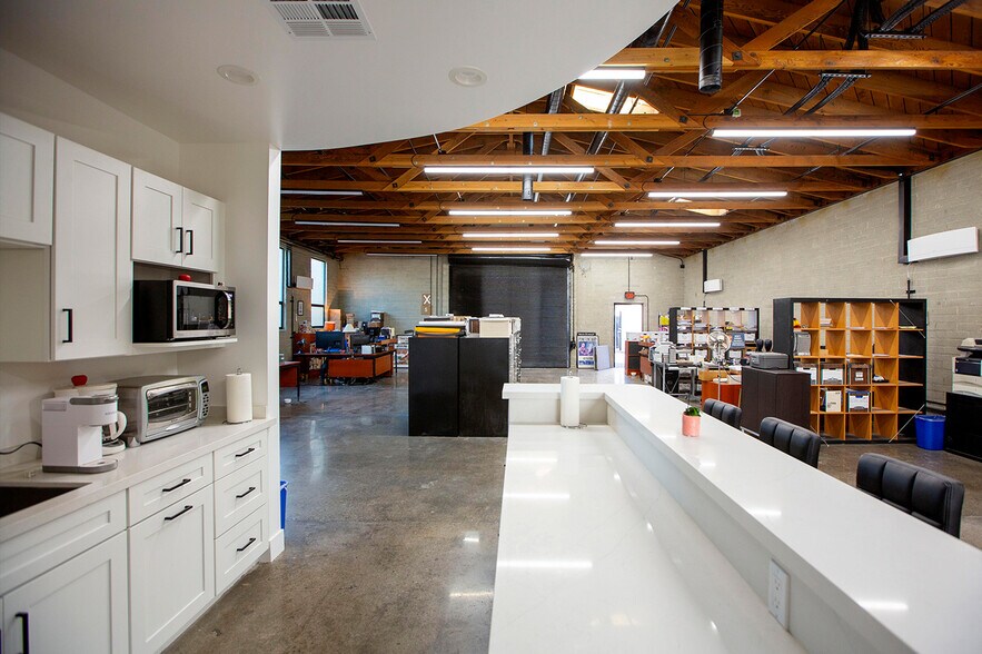 More Photos Of 12924 Yukon Ave, Hawthorne Service For Sale