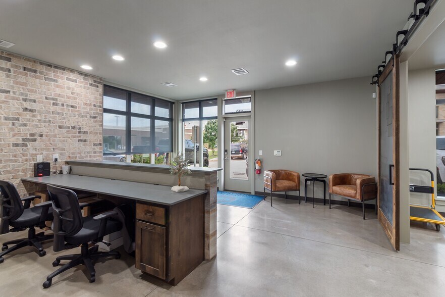 More Photos Of 750 William D Fitch Pky, College Station Loft Creative Space For Lease