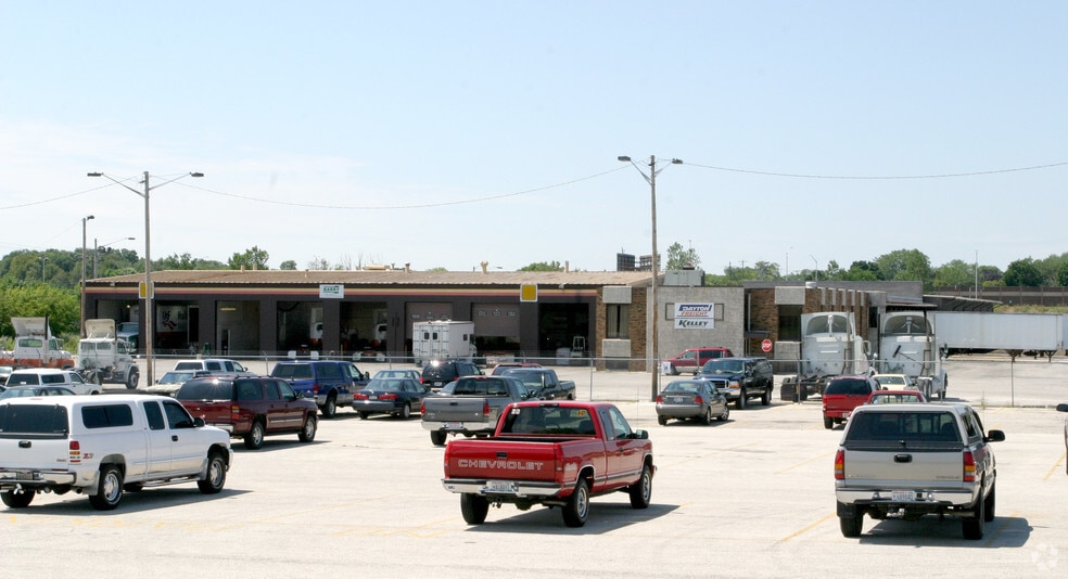 More Photos Of 6801 S 13th St, Milwaukee Truck Terminal For Lease