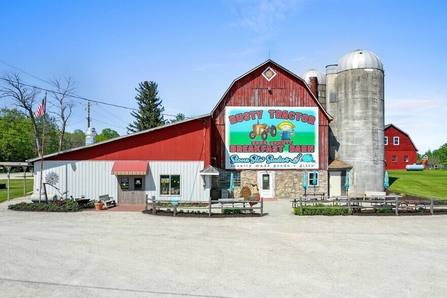 More Photos Of 6216 WI-42, Egg Harbor General Retail For Sale