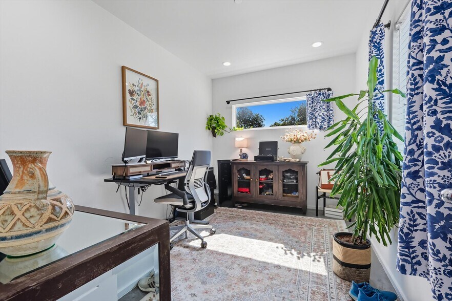 More Photos Of 5647 Live Oak, Dallas Apartments For Sale