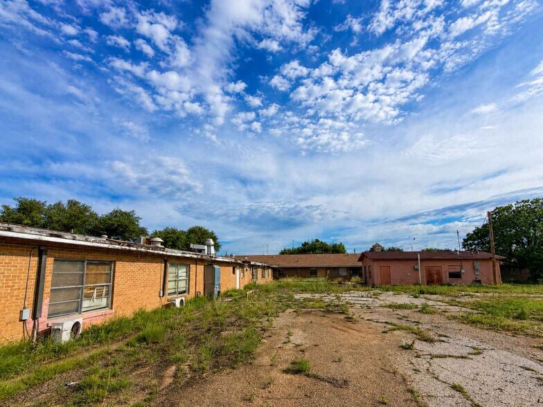 More Photos Of 1901 W Elliott St, Breckenridge Office For Sale