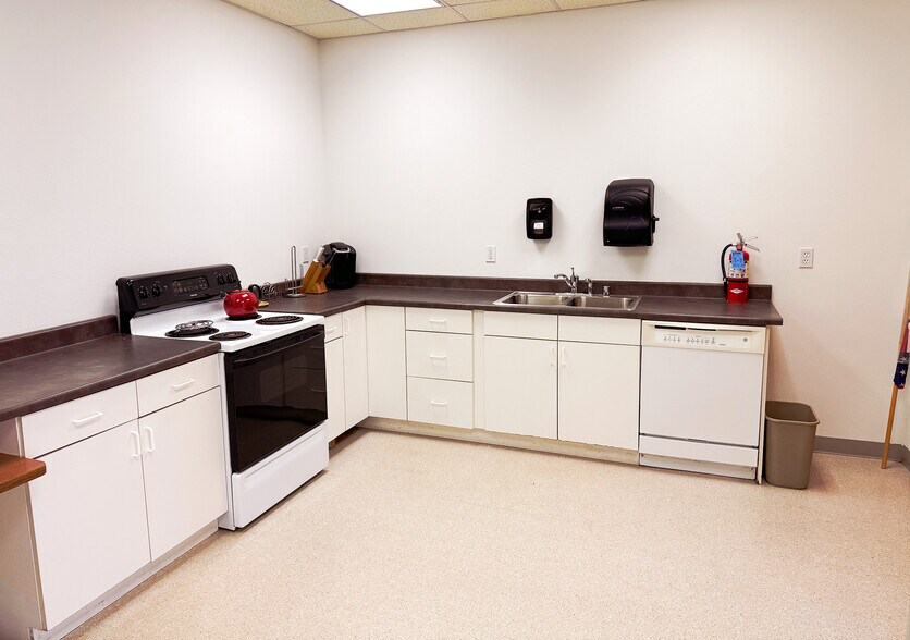 More Photos Of 645 Keys Rd, Yakima Warehouse For Lease