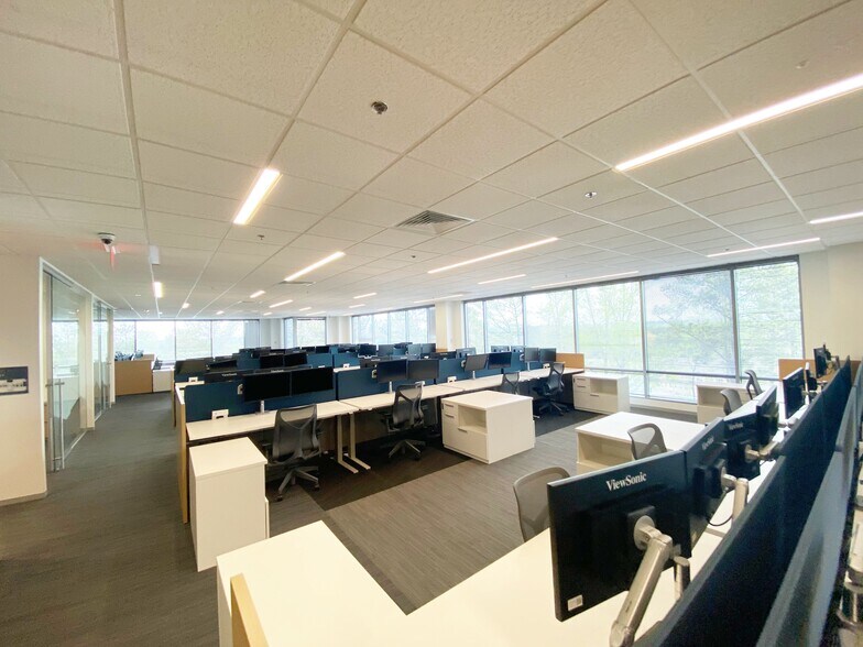 More Photos Of 1110 Sanctuary Pky, Alpharetta Office For Lease