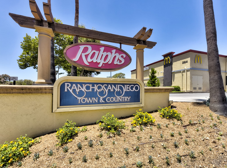 Rancho San Diego Towne Center, Shopping Mall