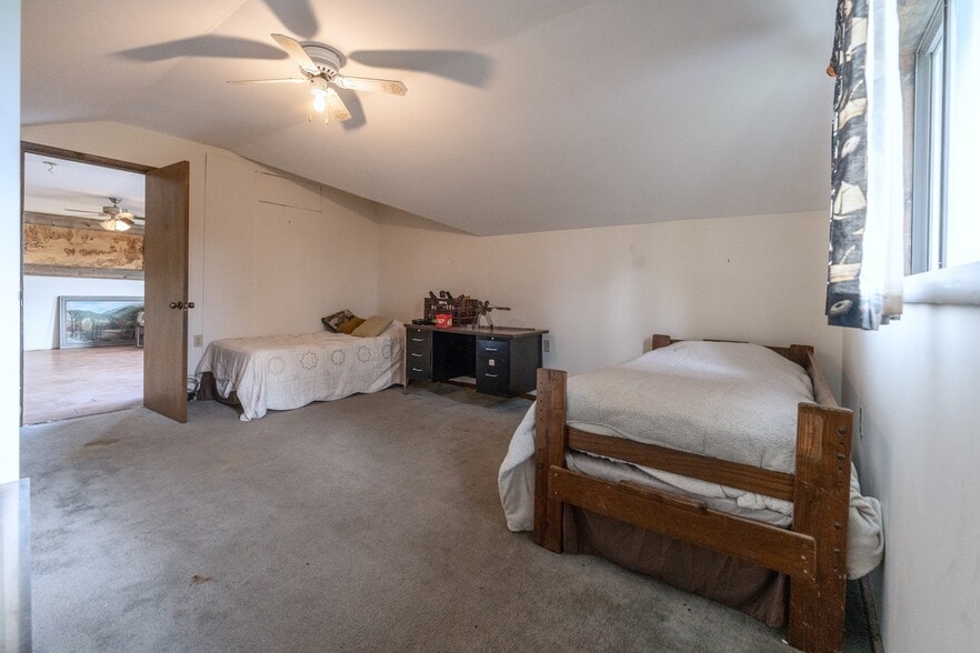More Photos Of 167 Hill Rd, Kingston Sports And Entertainment For Sale