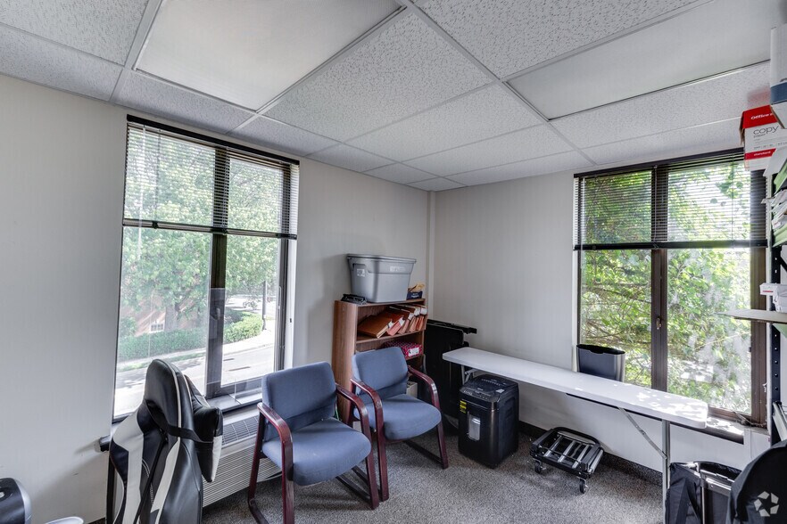 More Photos Of 3900 University Dr, Fairfax Office For Lease