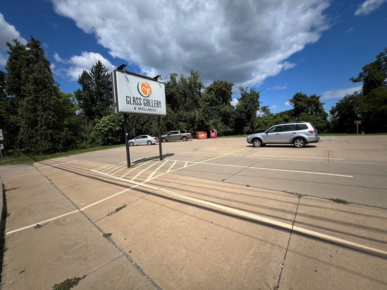 More Photos Of 5536 Steubenville Pike, McKees Rocks Restaurant For Lease