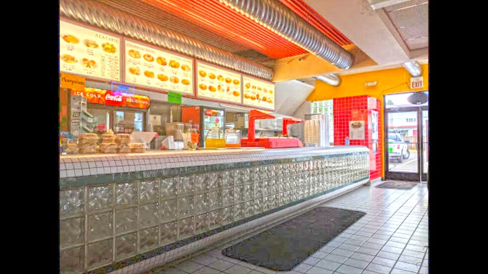 More Photos Of 5901 Gibson Blvd SE, Albuquerque Restaurant For Sale