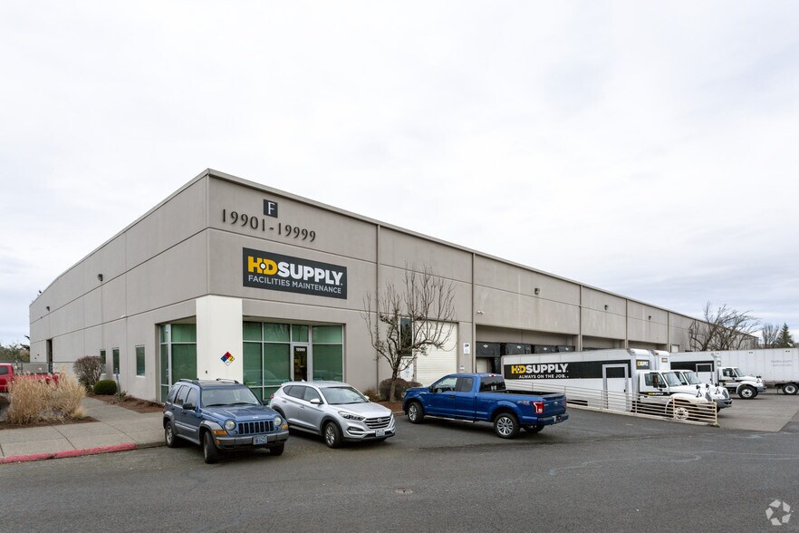 More Photos Of 19901-19999 SW 95th Pl, Tualatin Warehouse For Lease