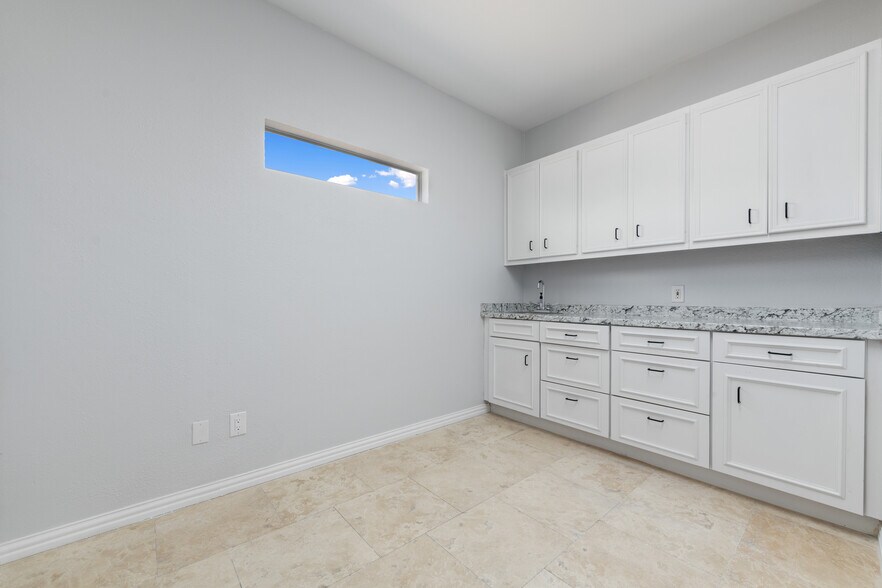 More Photos Of 103 Thousand Oaks Blvd, Georgetown Medical For Lease