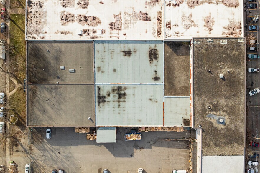 More Photos Of 12300 Boul Albert-Hudon, Montréal Warehouse For Lease