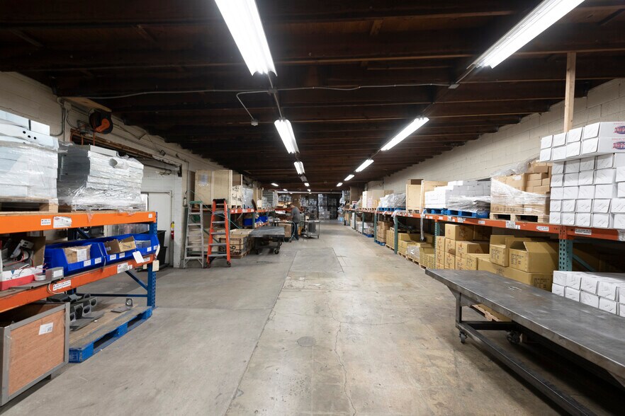 More Photos Of 7820 Gloria Ave, Van Nuys Warehouse For Sale