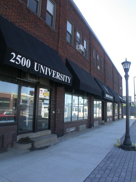 More Photos Of 2470-2512 University Ave W, Saint Paul General Retail For Lease