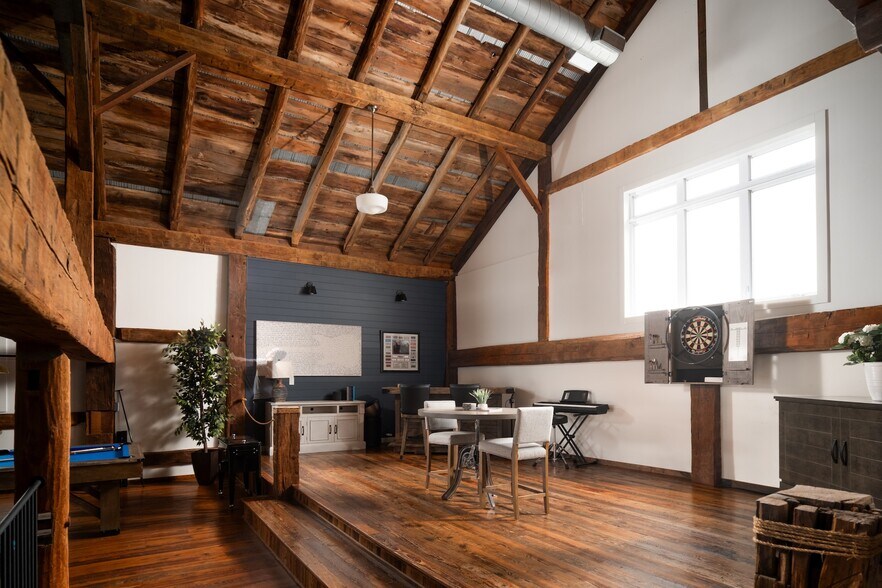 More Photos Of 121 Old Highway 26, Meaford General Retail For Sale