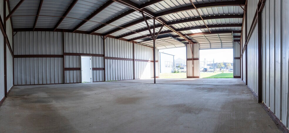 More Photos Of 4312 Willow Springs Rd, Austin Unknown For Lease