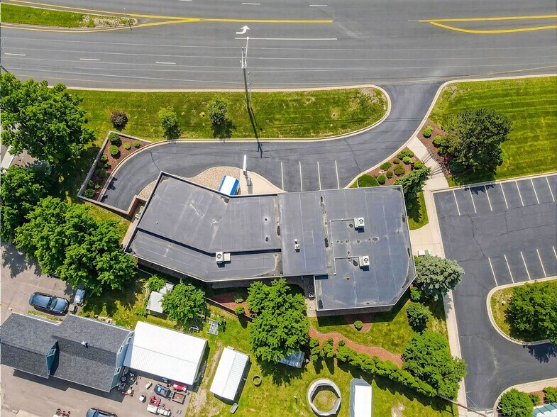 More Photos Of 309 Daniel Webster Hwy, Merrimack Office For Sale