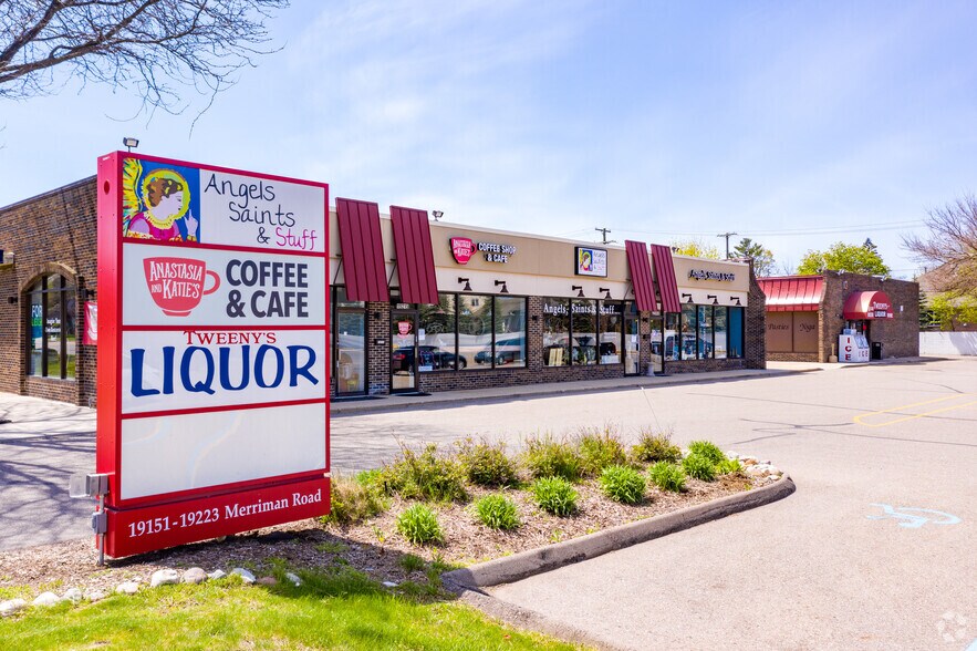 More Photos Of 19171-19191 Merriman Rd, Livonia Unknown For Lease