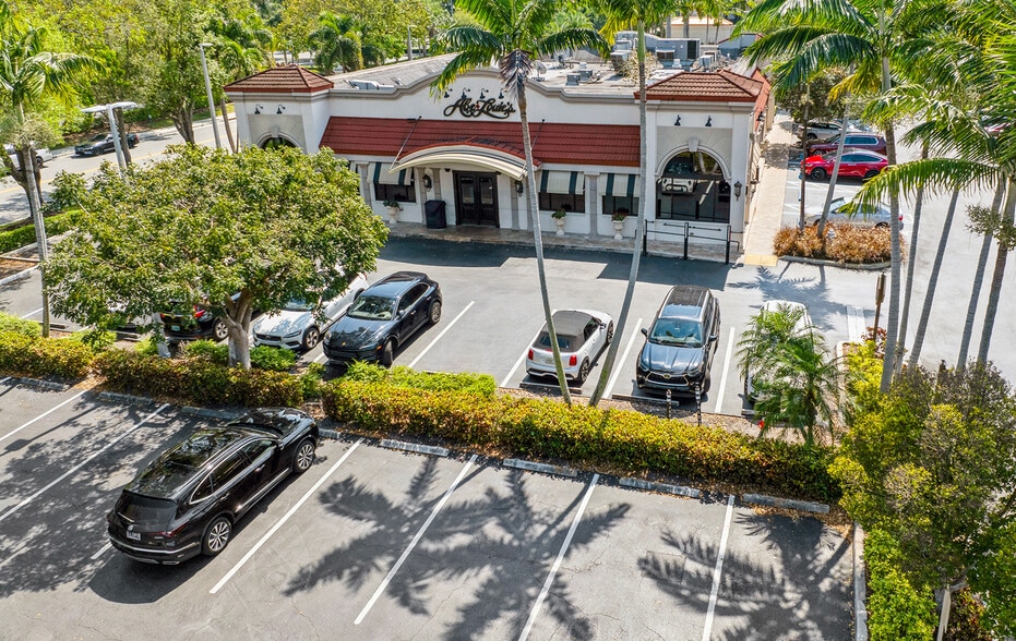 More Photos Of 2200-2222 Glades Rd, Boca Raton Unknown For Lease