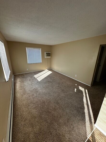 More Photos Of 125 20th Ave SW, Cedar Rapids Apartments For Sale