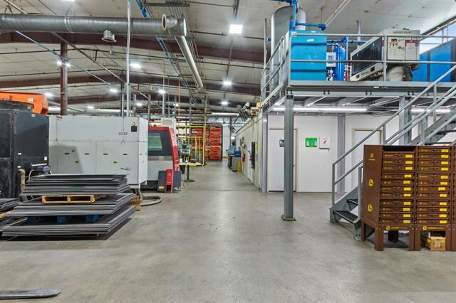 More Photos Of 4848 Industrial Park Dr, Stevens Point Warehouse For Sale