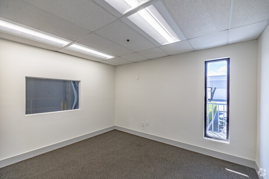 More Photos Of 1352-1382 NW 78th Ave, Doral Unknown For Lease