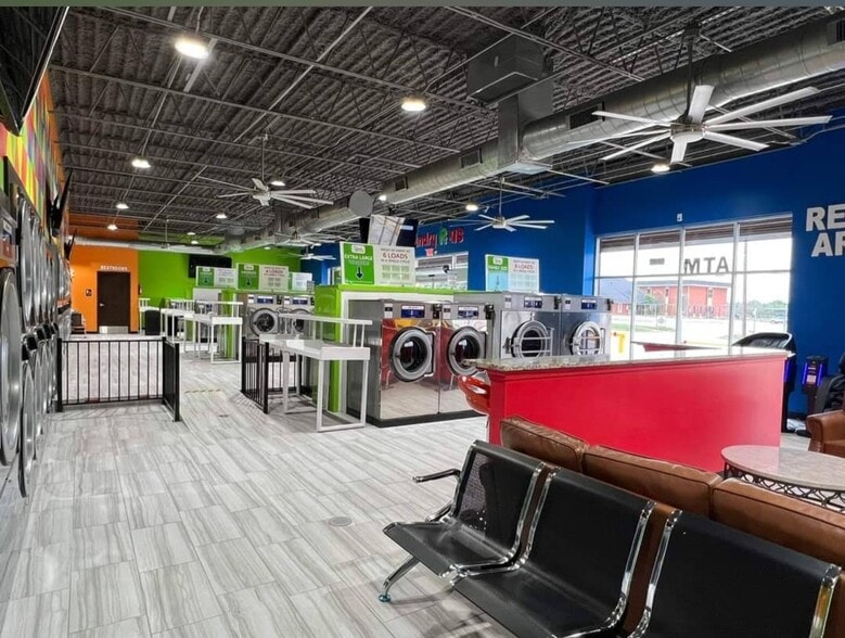 More Photos Of 5423-5431 Chas Windham, San Antonio Storefront Retail Office For Sale