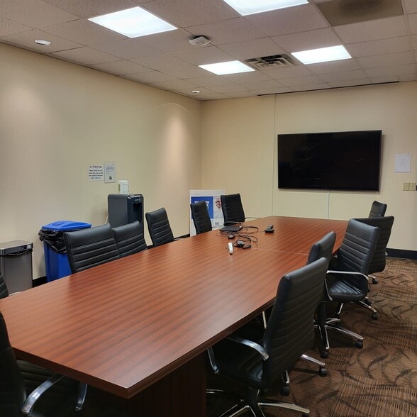 More Photos Of 3500 Gateway Centre Blvd, Morrisville Light Distribution For Lease