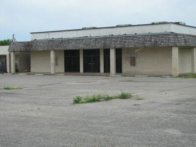More Photos Of 1703-1821 NW Frontage Rd, Beeville Storefront For Sale