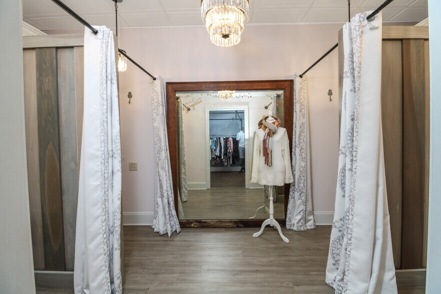 More Photos Of , Marietta General Retail For Sale