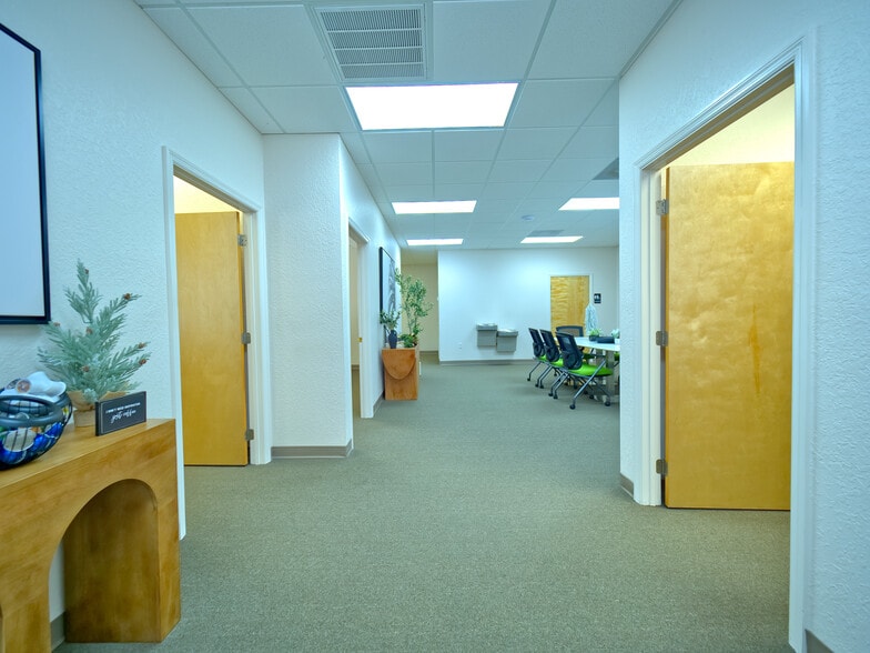 More Photos Of 8344-8346 Forest Oaks Blvd, Spring Hill Medical For Sale