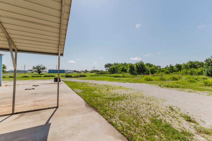 More Photos Of 3315 Central Ave, Winfield Warehouse For Sale
