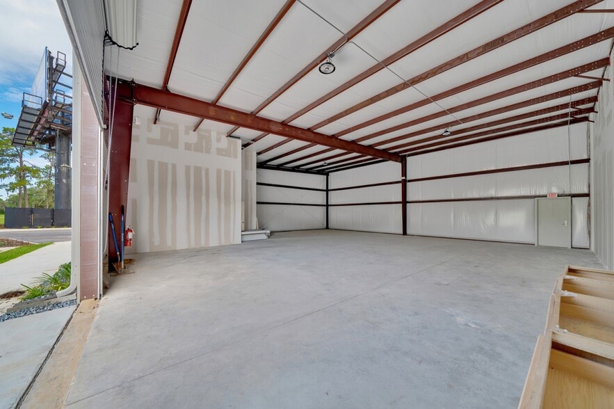 More Photos Of 5741 S Pine Ave, Ocala Service For Lease