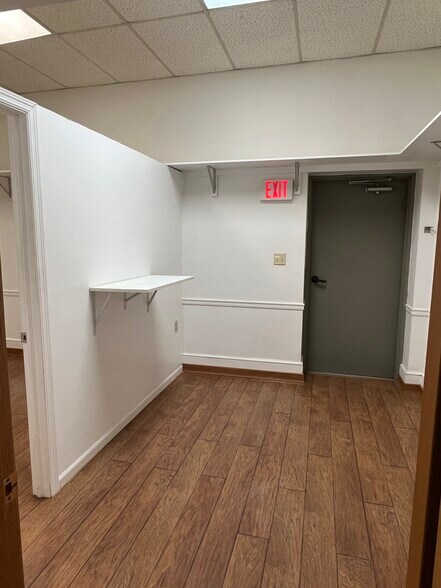 More Photos Of 148 W Pike St, Canonsburg Storefront Retail Office For Lease