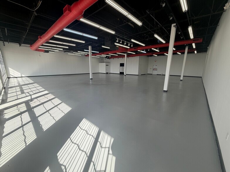 More Photos Of 10998 N I-45, Houston Unknown For Lease