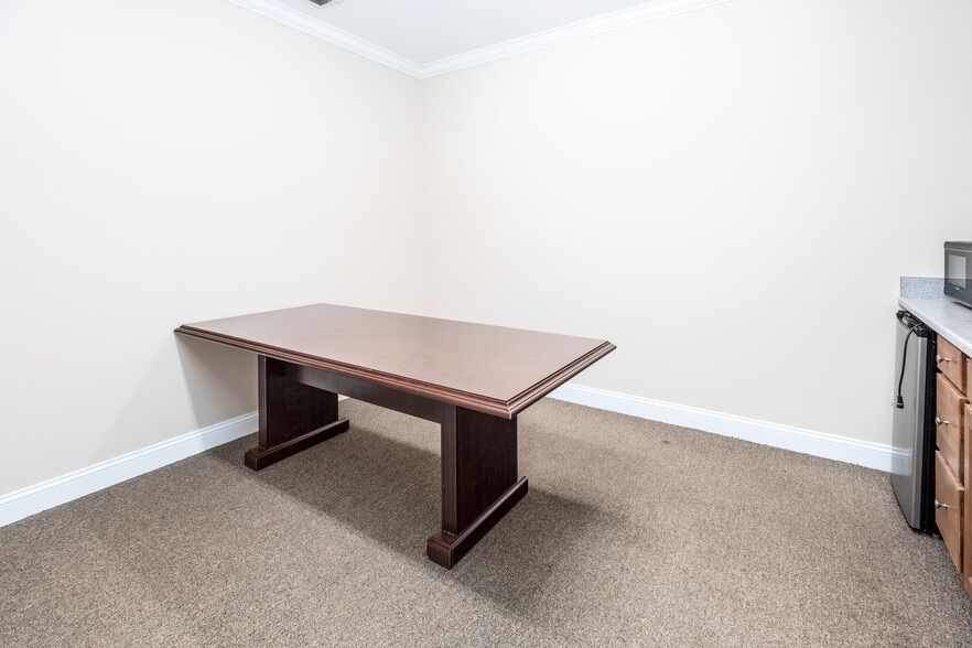 More Photos Of 11555 Central Pky, Jacksonville Office For Sale