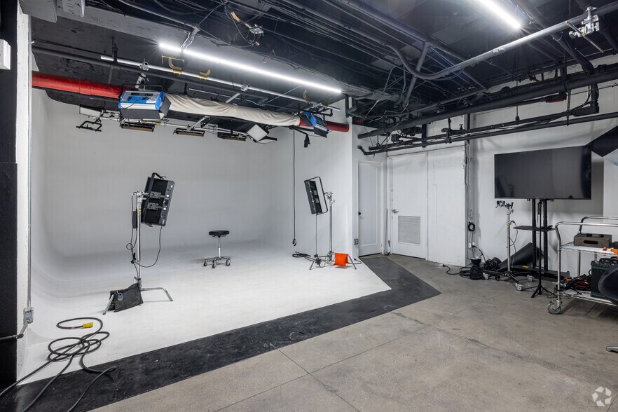 More Photos Of 150 W 30th St, New York Office For Lease