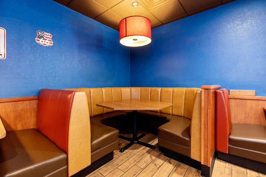 More Photos Of 250 Conicville Rd, Mount Jackson Hotel For Lease