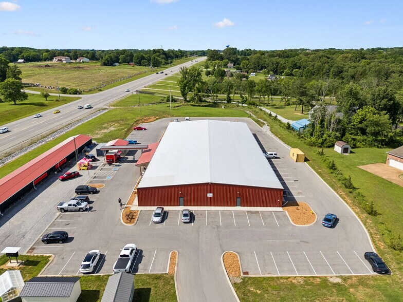 More Photos Of 4070 Old Highway 431, Greenbrier Freestanding For Sale