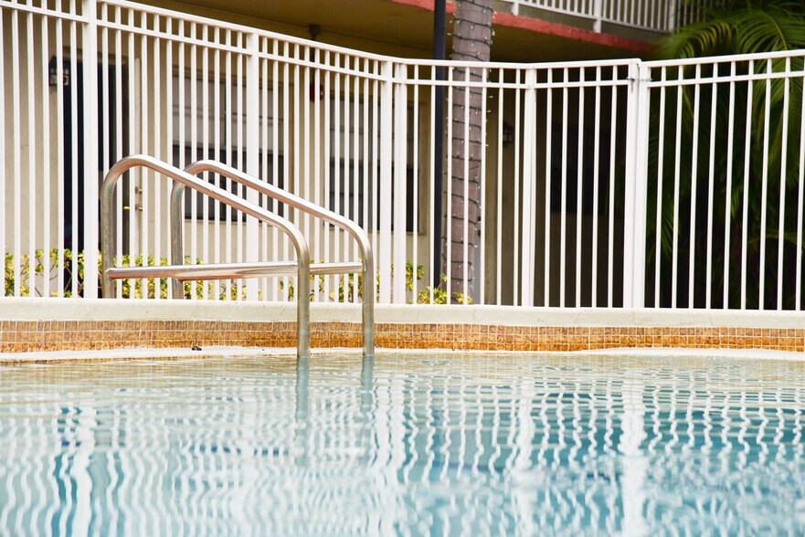 More Photos Of 3400-3460 NW 50th Ave, Lauderdale Lakes Apartments For Sale